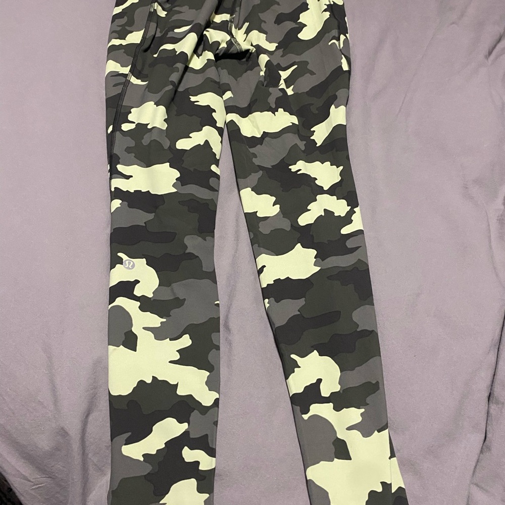lululemon athletica Camouflage Leggings - Green and Cream